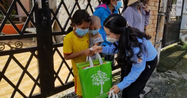 Trung thu đủ bánh, đủ đèn, đủ trò chơi cho các bé trong mùa dịch COVID-19 tại TP.HCM