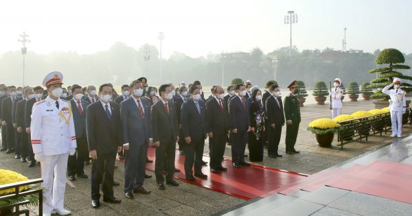 Lãnh đạo Đảng, Nhà nước, đại biểu Quốc hội viếng Chủ tịch Hồ Chí Minh