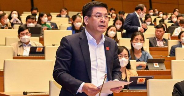 Khẩn trương xây dựng khung giá điện gió, điện mặt trời