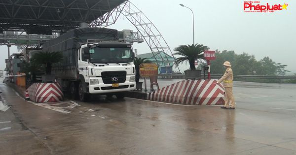 Phòng CSGT Nghệ An tăng cường kiểm tra đảm bảo an toàn giao thông mùa dịch