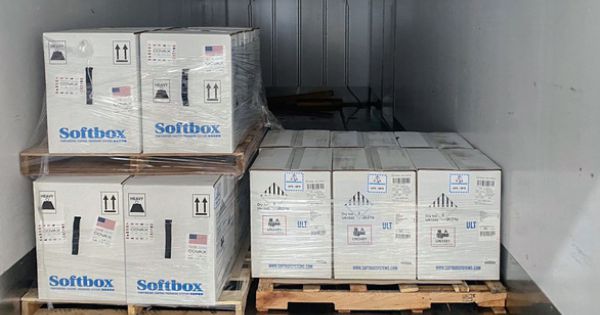 Thêm 2 triệu liều vaccine Pfizer của Hãng Pfizer-BioNTech từ Mỹ về đến TP.HCM