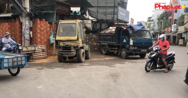 Gò Vấp, TP HCM: Cửa hàng vật liệu xây dựng “tư nhân hóa” vỉa hè, lòng đường