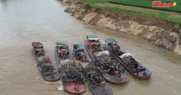 Thượng nguồn sông Sêrêpôk tan hoang vì cát tặc