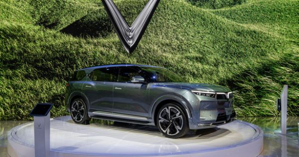 VinFast công bố giá VF8 và VF9 hơn 1,05 tỉ đồng tại Việt Nam