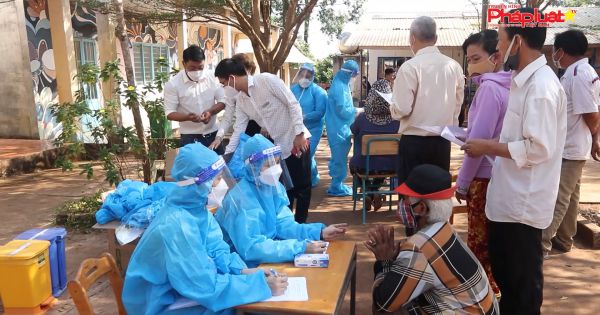 Người dân Mã Đà hân hoan đón dòng điện mới