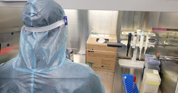 TP.HCM thông báo khẩn cấp tìm người trên chuyến bay liên quan ca Omicron