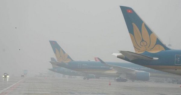 30 chuyến bay không thể hạ cánh do sương mù dày đặc ở miền Bắc