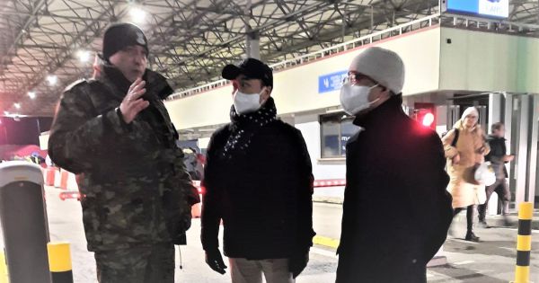 Chủ tịch nước Nguyễn Xuân Phúc gọi điện cho Đại sứ Việt Nam tại Ukraine kiểm tra tình hình công tác bảo hộ công dân