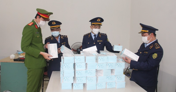 Bắt giữ nhiều vụ vận chuyển kit test COVID-19 không rõ nguồn gốc tại Thanh Hóa