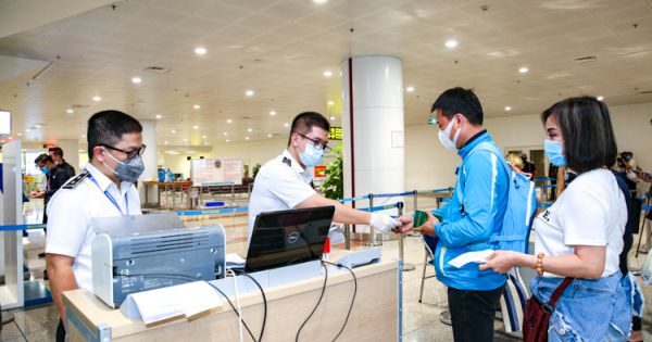 Bộ Y tế: Đề xuất người nhập cảnh không cần có xác nhận tiêm vắc xin COVID-19
