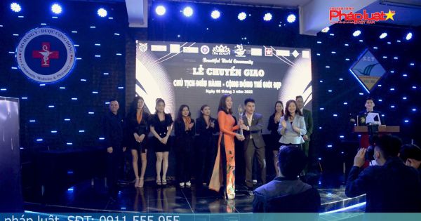 Gặp gỡ báo chí tại Chương trình “Người phụ nữ quyền năng” của Cộng đồng Thế giới đẹp ngày 06/3/2022