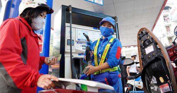 Giá xăng giảm thêm hơn 1.000 đồng/lít từ 0h ngày 1/4