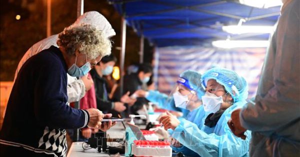 Hong Kong yêu cầu toàn bộ cư dân xét nghiệm Covid-19 tại nhà