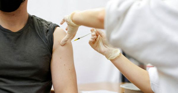 Người đàn ông ở Đức tiêm 87 mũi vắc xin ngừa COVID-19 để lấy 'thẻ xanh' đem bán