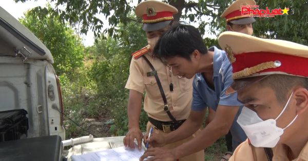 Quảng Nam: Phòng Cảnh sát giao thông, Công an tỉnh Quảng Nam tuần tra kiểm soát những phương tiện xe quá khổ quá tải