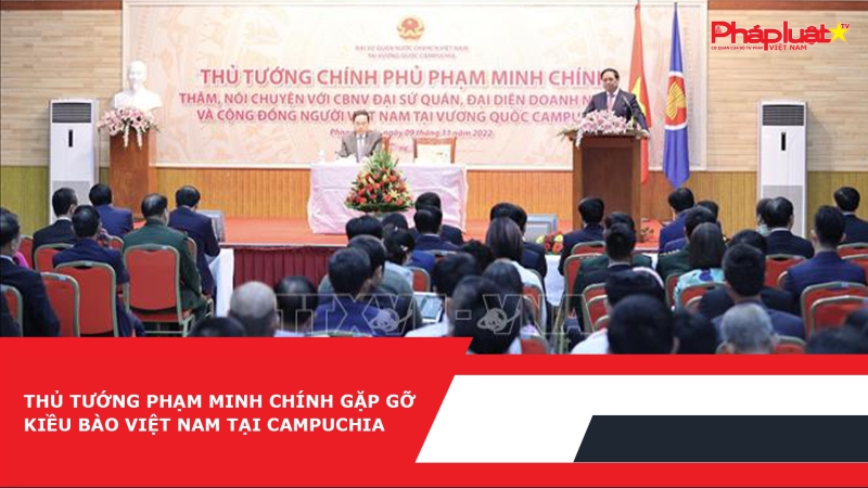 Thủ tướng Phạm Minh Chính gặp gỡ kiều bào Việt Nam tại Campuchia