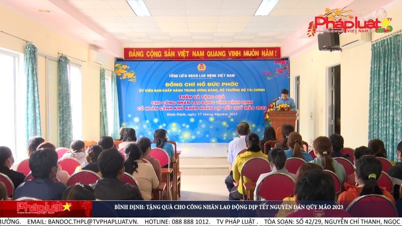 Bình Định: Tặng quà cho công nhân lao động dịp Tết Nguyên đán Qúy Mão 2023