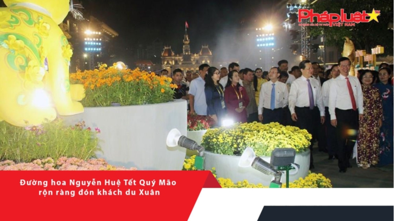 Đường hoa Nguyễn Huệ Tết Quý Mão rộn ràng đón khách du Xuân