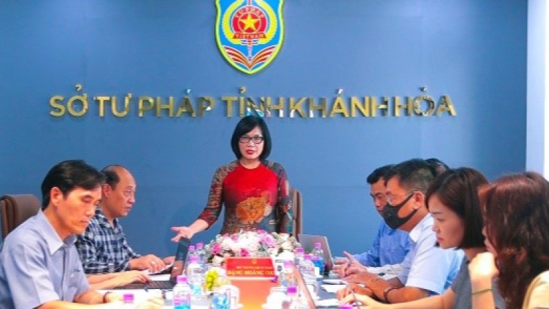 Thứ trưởng Đặng Hoàng Oanh: Khánh Hòa cần nâng cao vai trò, hiệu quả tham gia của ngành Tư pháp trong việc xử lý các vấn đề pháp lý phát sinh tại địa phương