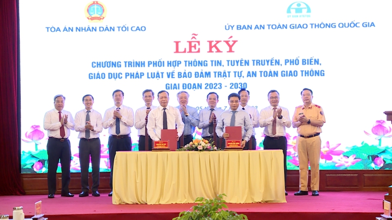 Lễ ký kết chương trình phối hợp thông tin, tuyên truyền, phổ biến, giáo dục pháp luật về trật tự ATGT, giai đoạn 2023-2030