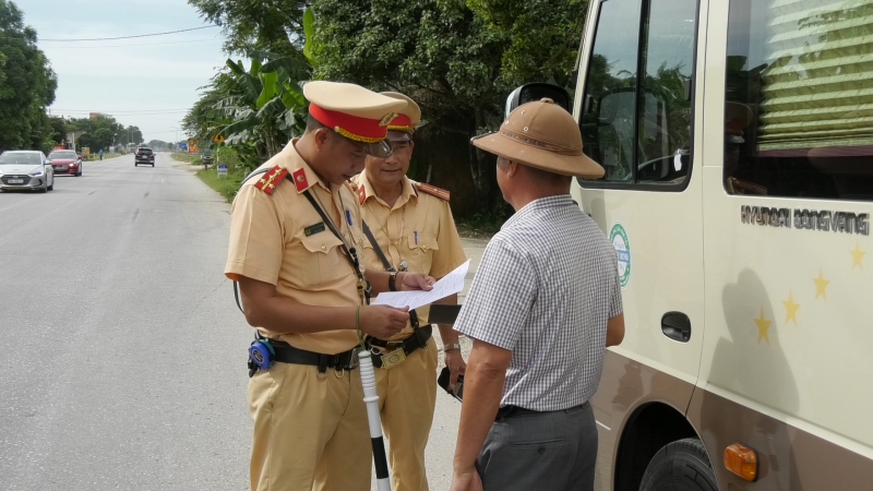 Quy định mới về nhiệm vụ và quyền hạn của CSGT trong tuần tra, kiểm soát