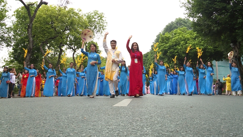 Ấn tượng màn đồng diễn Áo dài “Phụ nữ Thủ đô - hội nhập phát triển” năm 2023