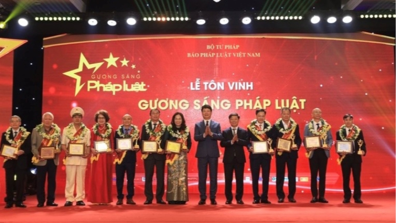 Thắp sáng tinh thần “Thượng tôn pháp luật” thông qua “Gương sáng Pháp luật năm 2023”