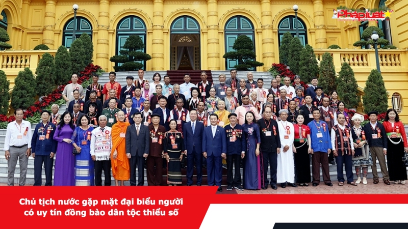 Chủ tịch nước gặp mặt đại biểu người có uy tín đồng bào dân tộc thiểu số