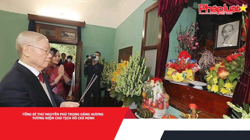 Tổng Bí thư Nguyễn Phú Trọng dâng hương tưởng niệm Chủ tịch Hồ Chí Minh