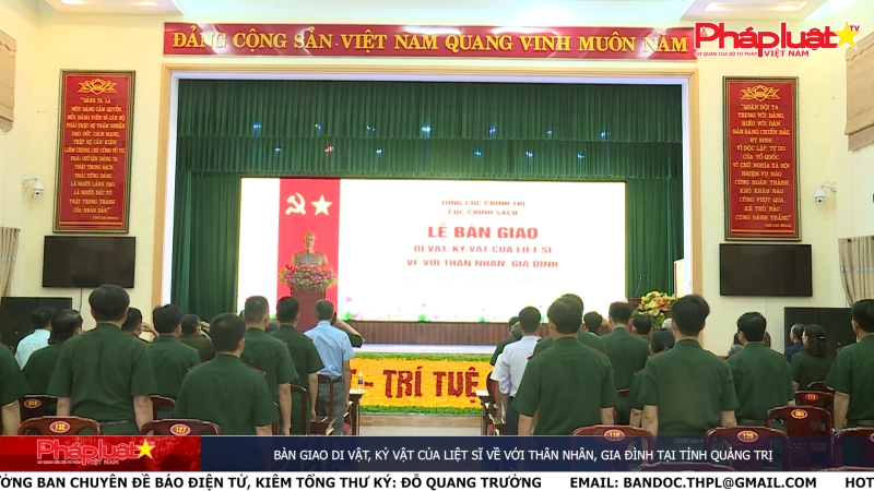 Bàn giao di vật, kỷ vật của liệt sĩ về với thân nhân, gia đình tại tỉnh Quảng Trị