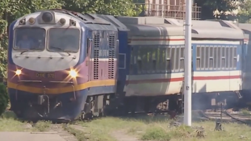 Bản tin ATGT ngày 28/05/2024: “Công bố đường dây nóng về an toàn giao thông đường sắt”