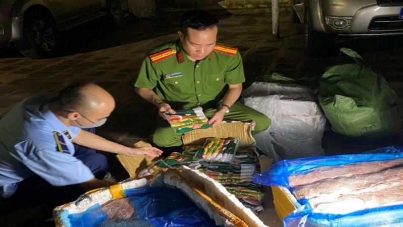 Bản tin ATTP ngày 10/6/2024: “Hà Nội: Thu giữ 10 tấn xúc xích 'bẩn', phơi nắng 7 ngày không ôi thiu”